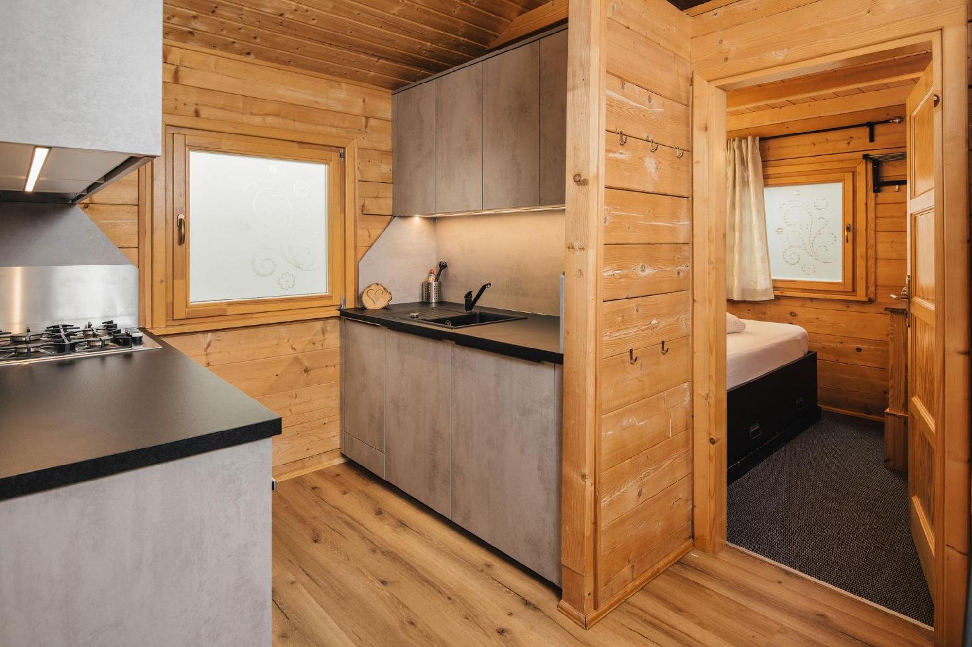 Camping Dreilaendereck Blockhuetten & Apartments Ried im Oberinntal Exterior photo